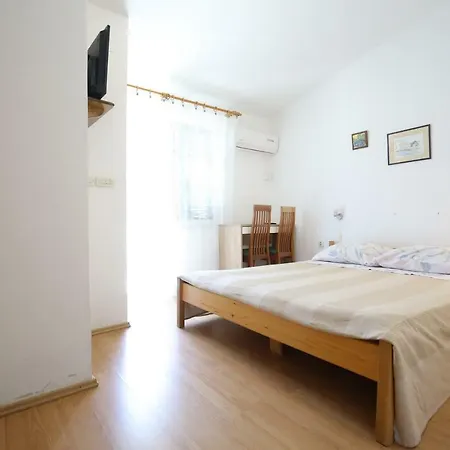 And Roko Guest house