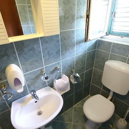 And Roko Guest house Zaglav