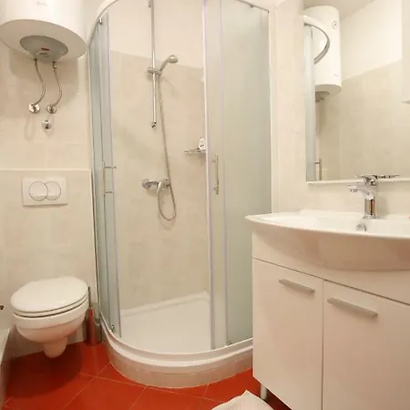 And Roko Guest house Zaglav