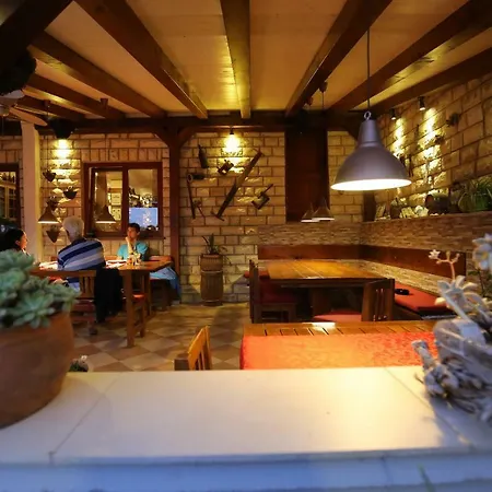 And Roko Guest house Zaglav