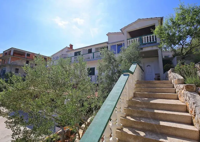 Apartment&rooms Roko 4*