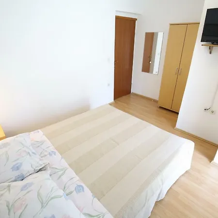 Pensión And Roko Zaglav