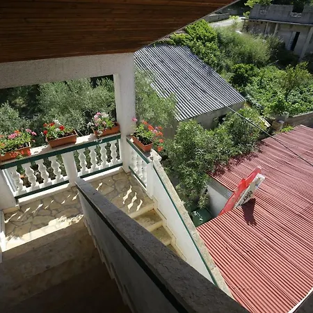 And Roko Pensión 4*