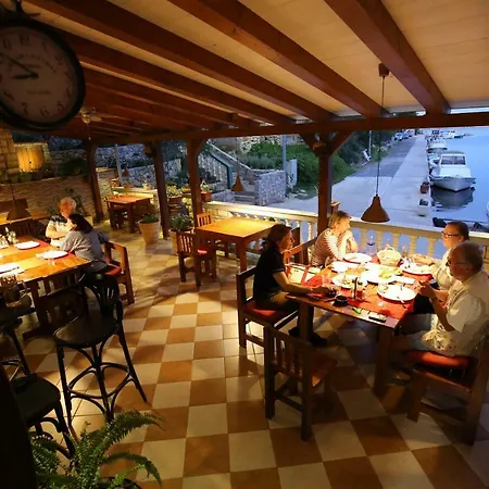 And Roko Pensión 4*