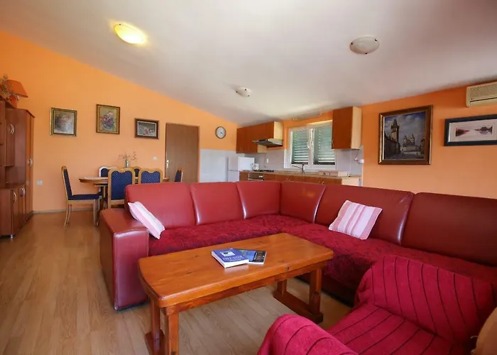 And Roko 招待所 Zaglav