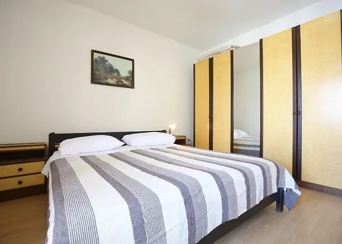 招待所 And Roko 4*