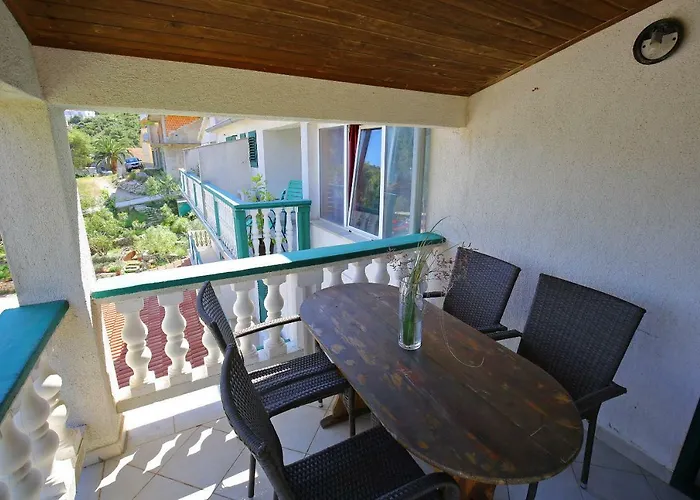 招待所 And Roko 4*