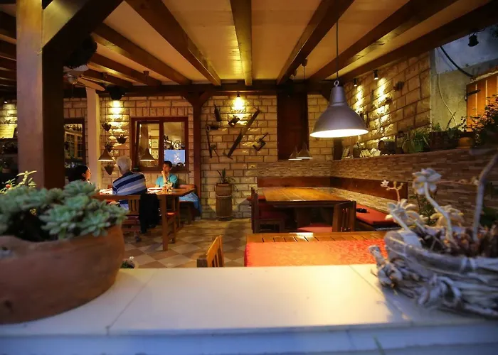 And Roko 招待所 Zaglav